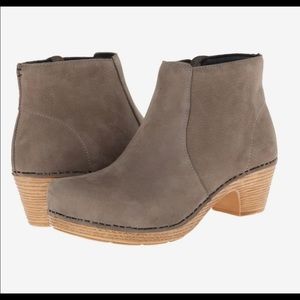 Dansko Maria Nubuck Leather Ankle Booties Sz 38 (7.5 - 8)